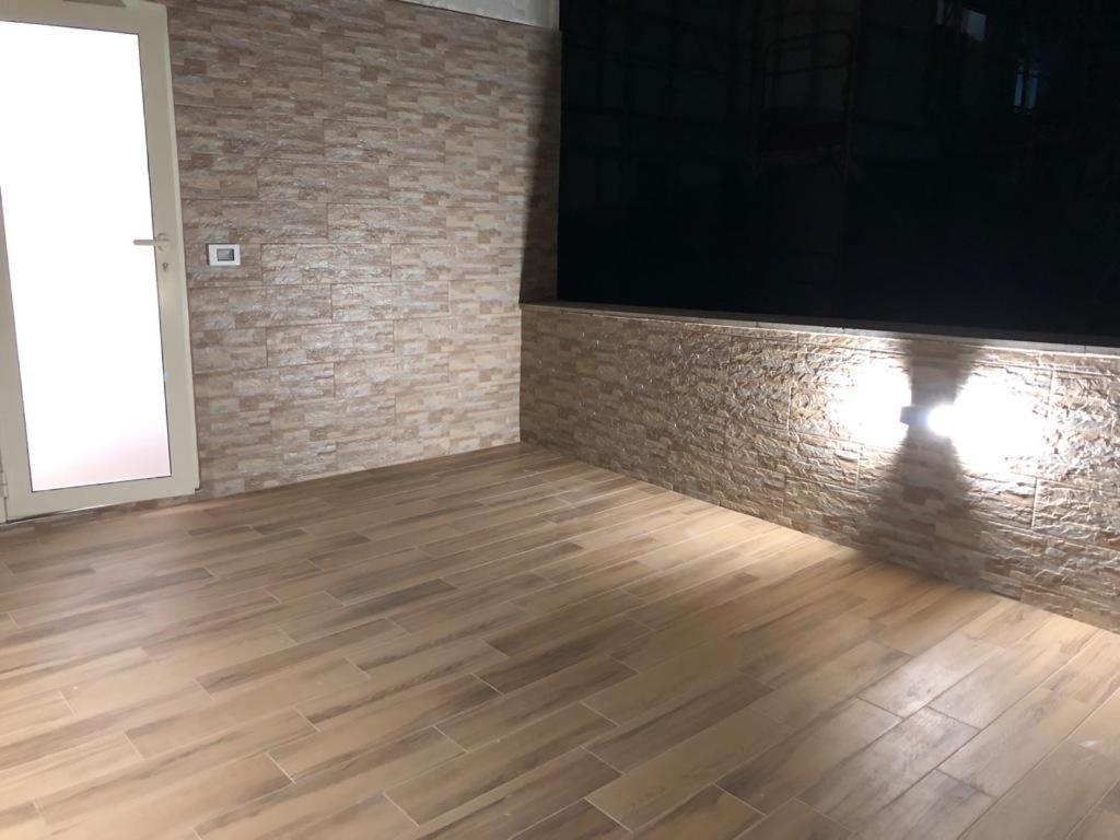 Charme Apartments ตราปานี ภายนอก รูปภาพ